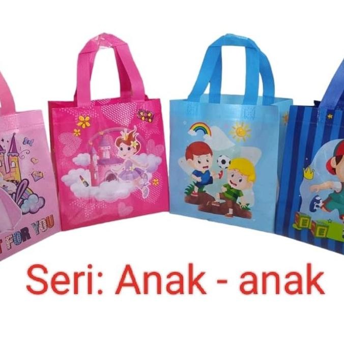 

ready stock GOODIE BAG LAMINASI 22x23x11 [LUSINAN ISI 12 PCS] Belanja