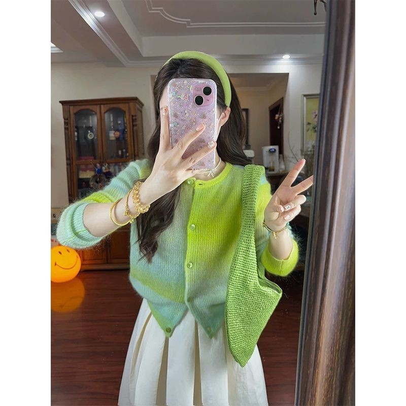 Cardigan Rajut Mohair Wanita Warna Hijau Gradasi