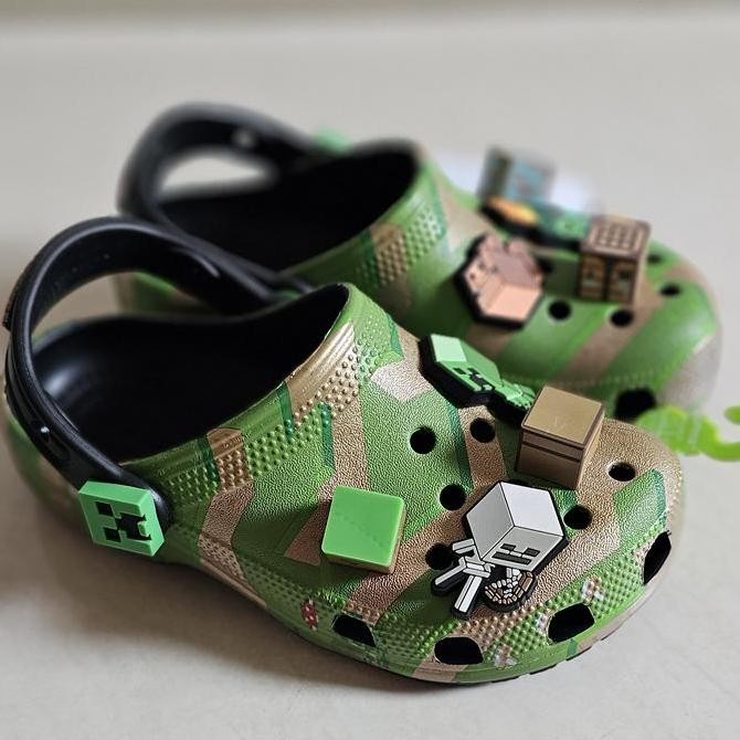 

SANDAL CROCS CLASSIC MINECRAFT ELEVATED CLOG KID / SENDAL ANAK ns