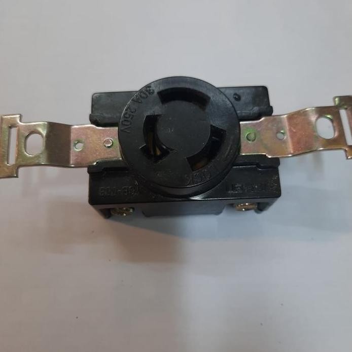 

Terlaris Female Socket Genset 30A Kaki 3 Lock