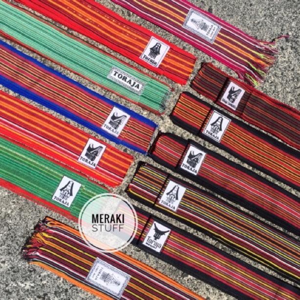 Ikat Kepala Tenun Toraja Meledak