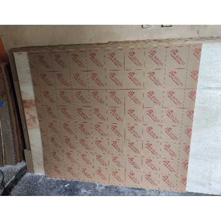 

Akrilik Bening 2Mm Ukuran 120X20 Cm