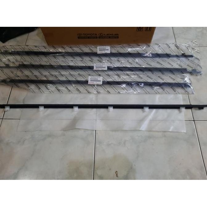 pelipit karet kaca pintu dalam avanza xenia 2012 2013 2014 2015 ori