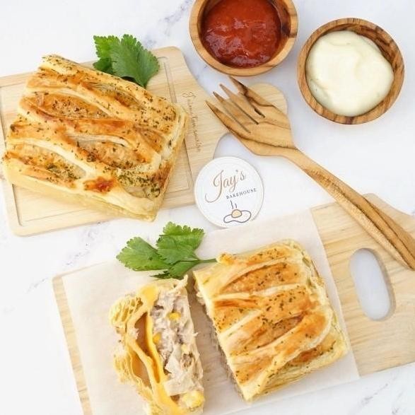 

Grosir Tuna Mayo En Crote / Pastry Tuna Mayonaise / Tuna Melt Pastry