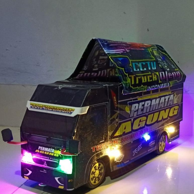 Truk Oleng Wahyu Abadi Lampu Set Mainan Miniatur Truk Meledak