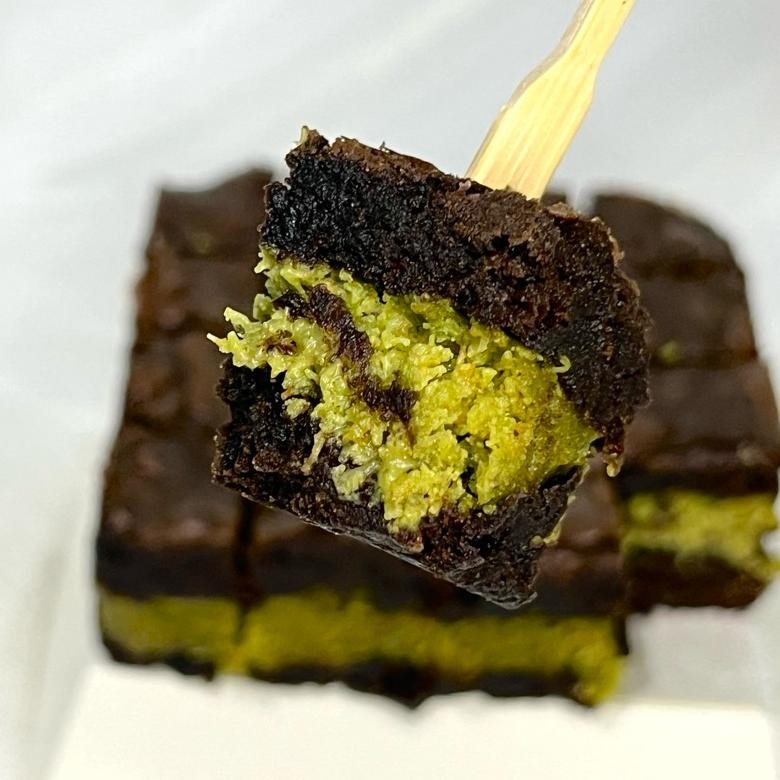 

Terlaris Mini Brownies Bites Dark Chocolate Fudgy Dubai Pistachio Chocolate Kunafa Kunafe | Hampers Gift Lebaran Natal Eid Mubarak Shiny Crust Panggang Bakar Coklat Yu-10