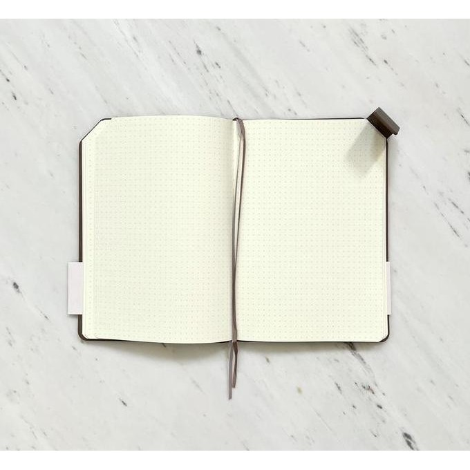 

A536 Koob. Hardcover Notebook dengan Penutup Magnet A5 Buku Tulis Titik / Dotted Agenda Jurnal Diary HT