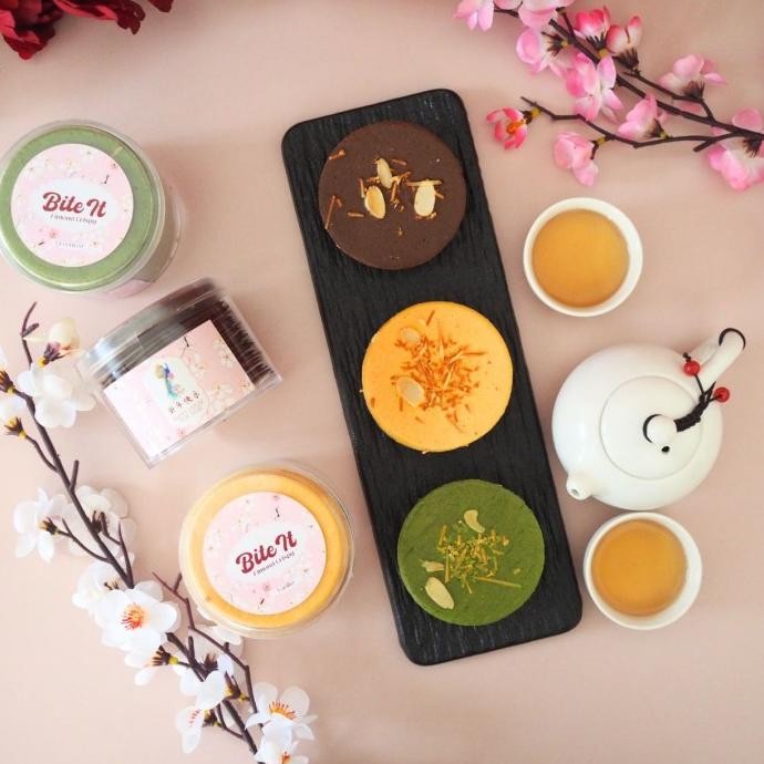 

almond crispy cookies mini - bite it cookies termurah