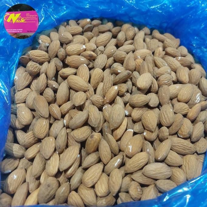 

almond raw utuh 250 gram khusus grab dan gojek almonesia termurah