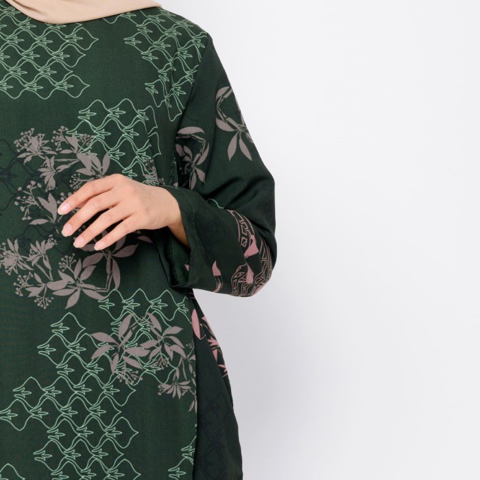 ZM Zaskia Mecca Gina Emerald Tunik Jelita Indonesia Palembang