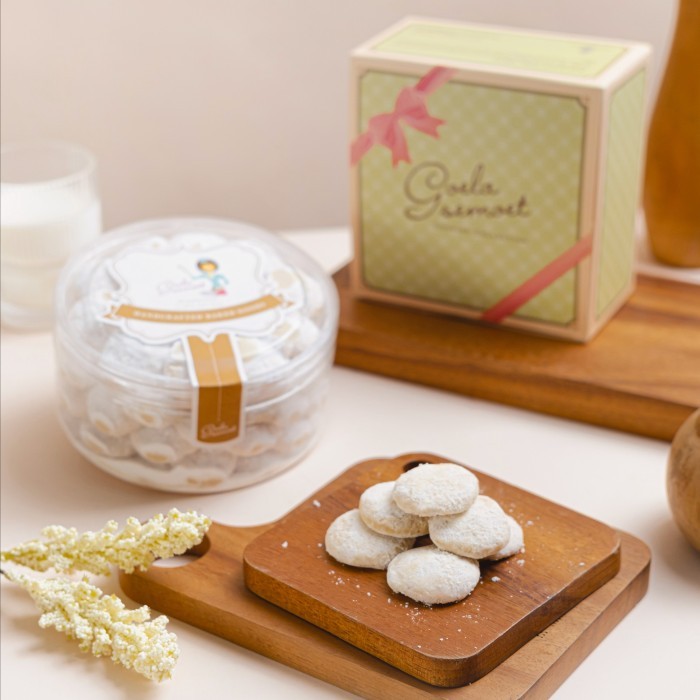 

Kue Putri Salju Goela Semoet - Kue Kering Lembut Dan Lumer Di Mulut Harga Promo