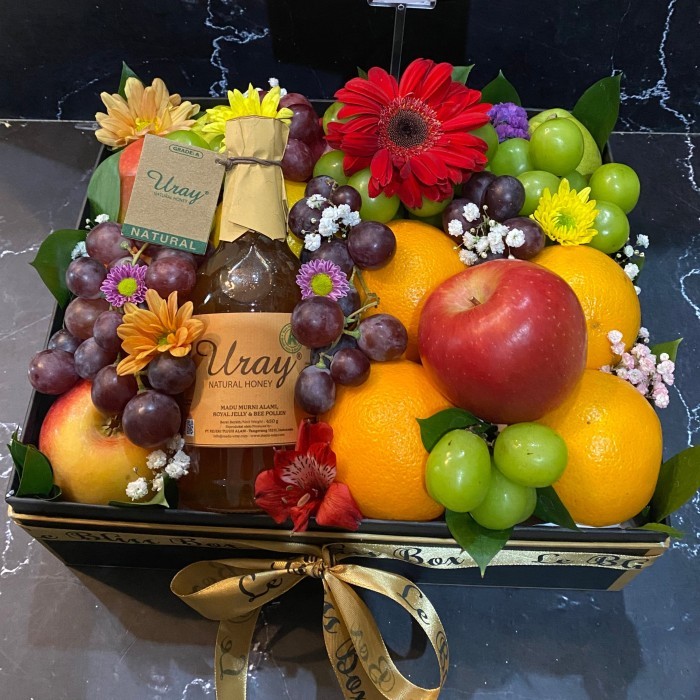 

FRUIT BOX WITH HONEY PARCEL BUAH DENGAN MADU URAY BY LE BLISS