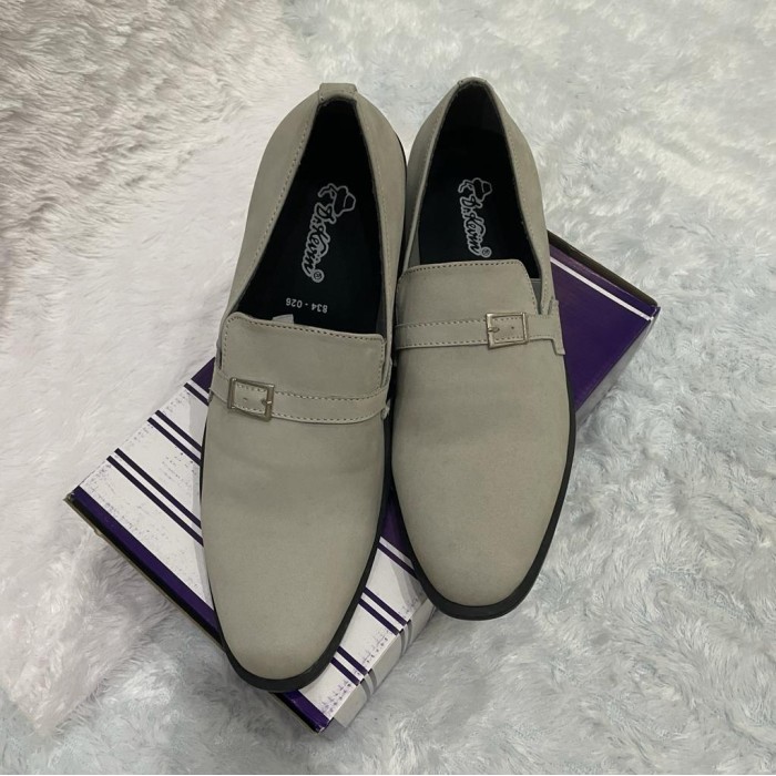 Harga Termurah Preloved - Dr. Kevin Shoes Grey (Sepatu 43 Pria Formal Santai Abu Abu) Best Seller