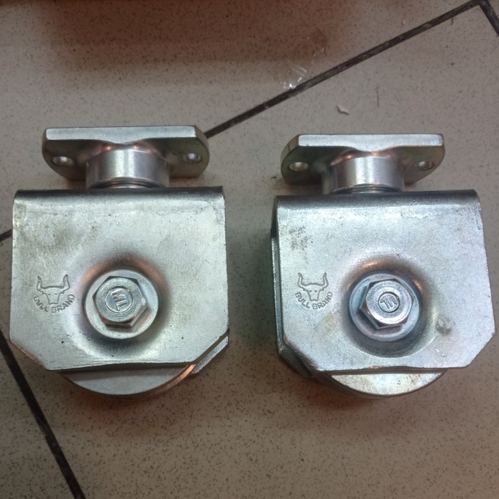 Roda pagar pintu sliding bull brand 3 inchi ( 7,5 cm )rel tikung-belok