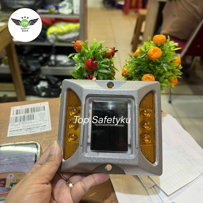 Lampu Marka Jalan Solar Cell / Lampu Jalan Road Stud Cell