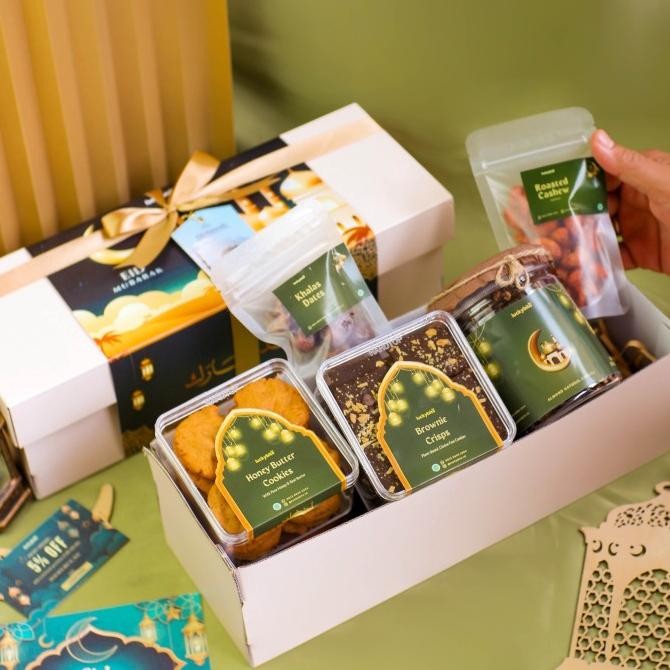 

Hampers Lebaran / Eid Hampers - Karim Limited Set - Semi Hardbox