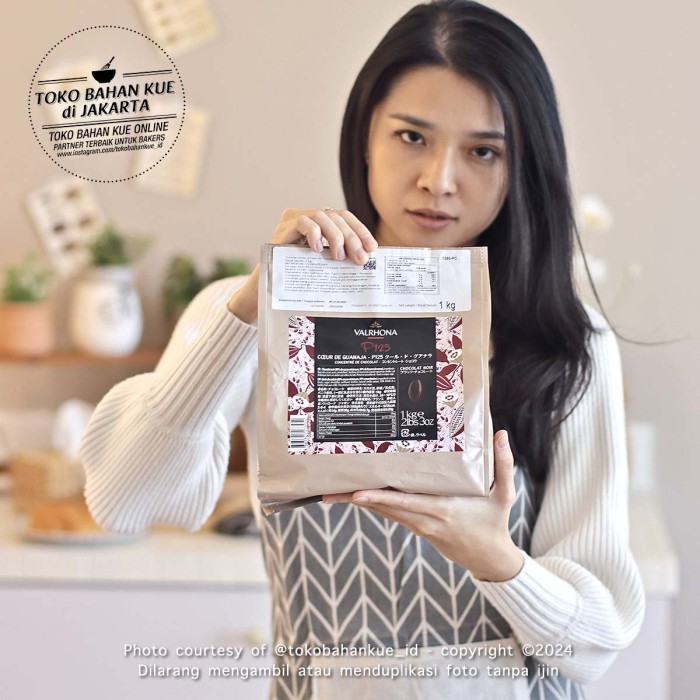 

Valrhona P125 Coeur de Guanaja 1kg 80% Dark Chocolate Couverture Cocoa
