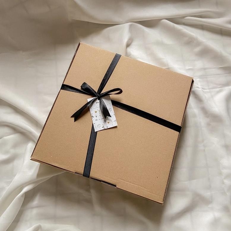 

Re27 Snackbox Hampers Original