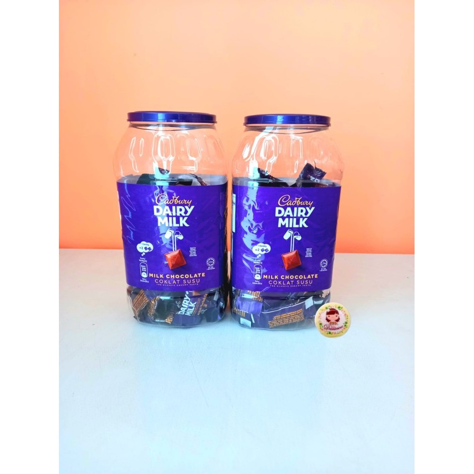 

Ready Coklat import Cadbury Dairy Milk Chocolate toples 405gr (ds bgr)
