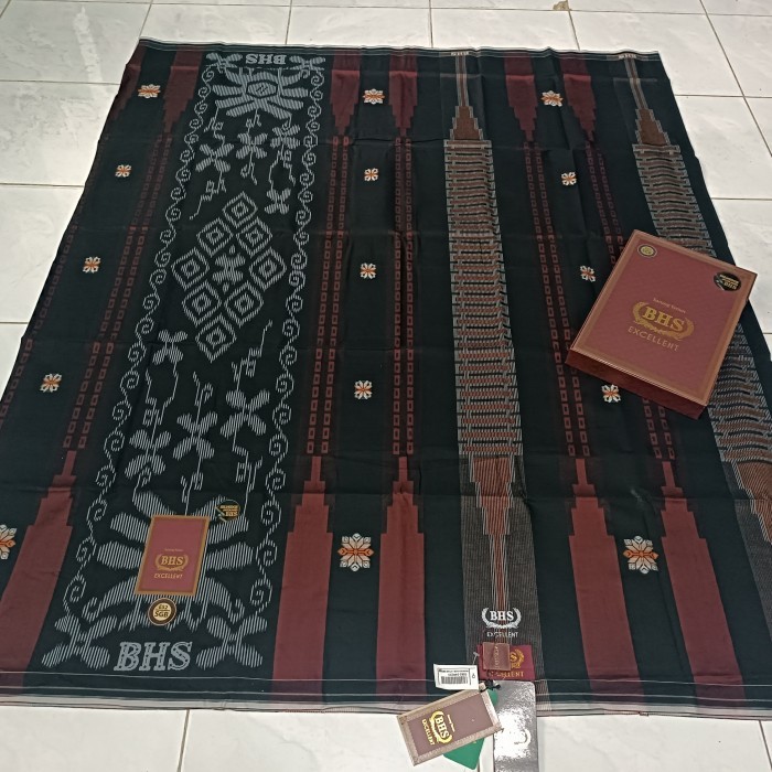 Sarung Bhs Gold Excellent Hitam