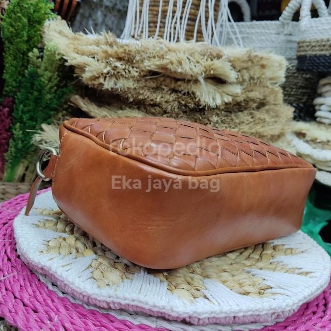 Promo tas selempang wanita kulit sapi asli anyam termurah by moje jogja COD