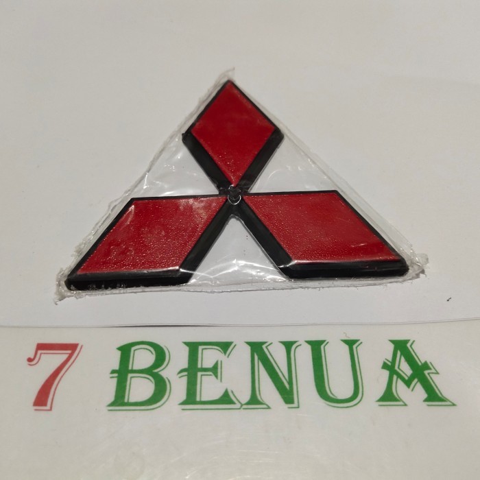 LOGO TIGA BERLIAN MERAH DEPAN MITSUBISHI COLT T120SS