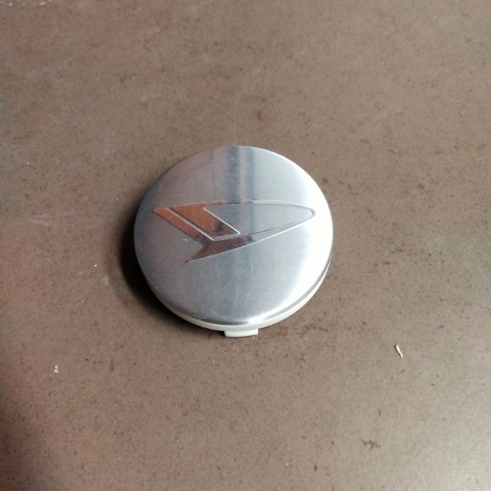 Tutup Wheel Dop Xenia Daihatsu 6cm