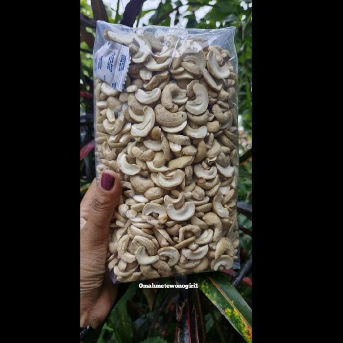 

BARANG TERLARIS Kacang mete belah dua mentah kering foodsnack Mede makanan ringan Cemilan Cashew