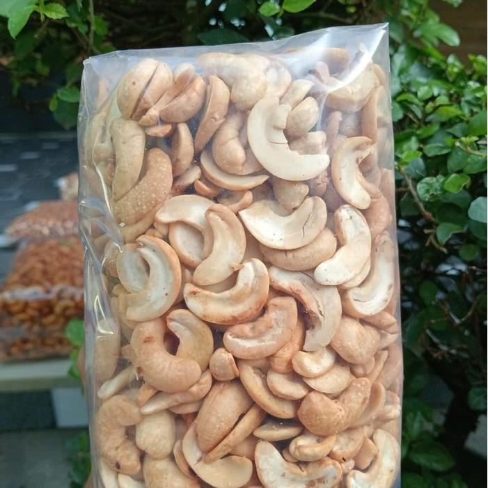 

BARANG TERLARIS KACANG METE BELAH GORENG 500 GRAM