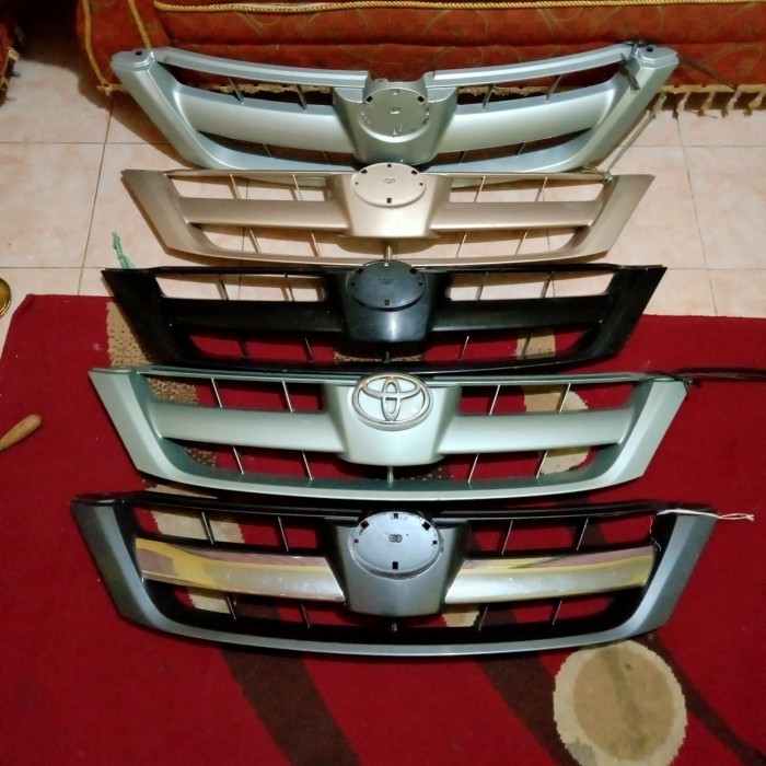 grill toyota Innova 2004-2005-2006-2007 original