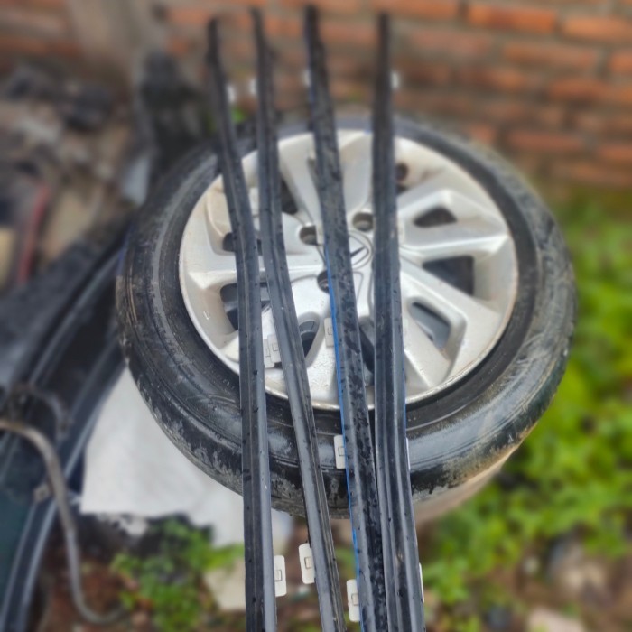 karet pelipit kaca Honda mobilio