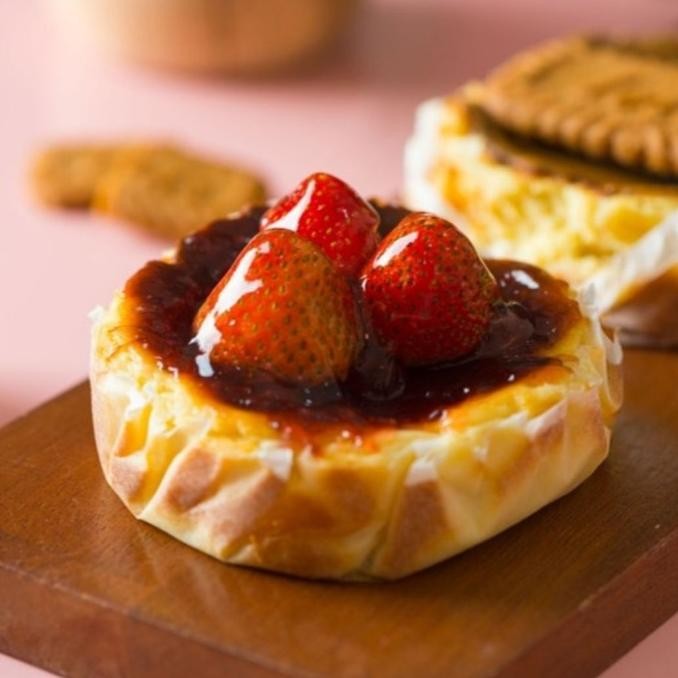 

CHRISTMAS HAMPERS NATAL - MINI BURNT CHEESECAKE LOTUS NUTELLA TOPPING