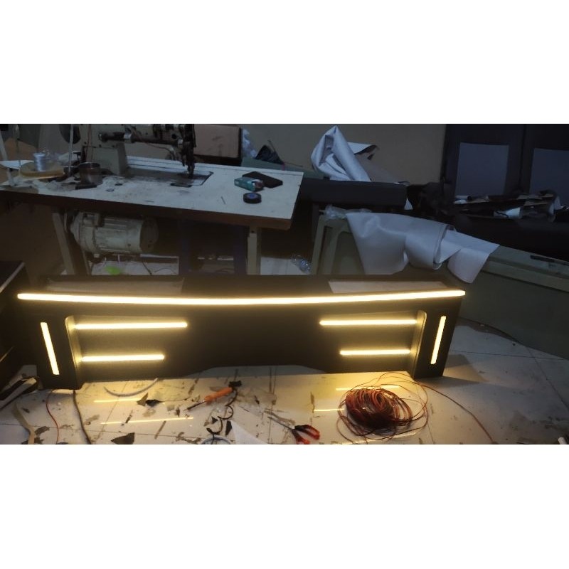 meja Minibar untuk tempat minum,tisu,mic karaoke Hiace commuter