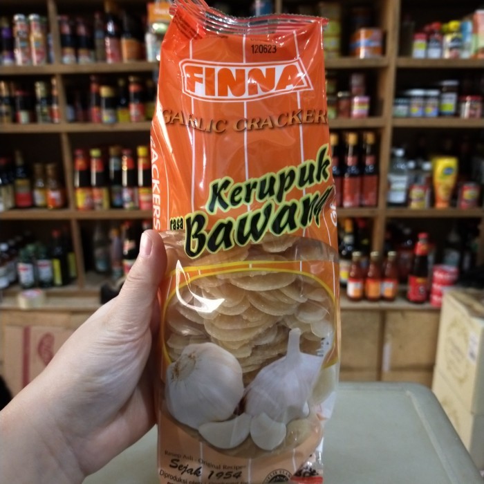 

Finna Garlic Crackers/ Kerupuk Bawang Putih 380Gr