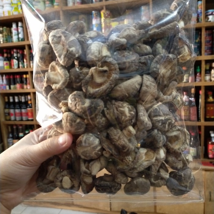 

Hioko Kering/ Dried Shitake Mushroom Uk. 2-3Cm 250Gr (Tebal)