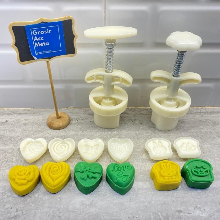 

TERMURAH CTP-39 PLUNGER LOVE 25GR / CTP-40 CETAKAN TOAST KELINCI / CETAKAN NASTAR / CETAKAN KUE
