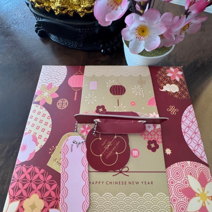 

Hampers Imlek Lapis Legit Box