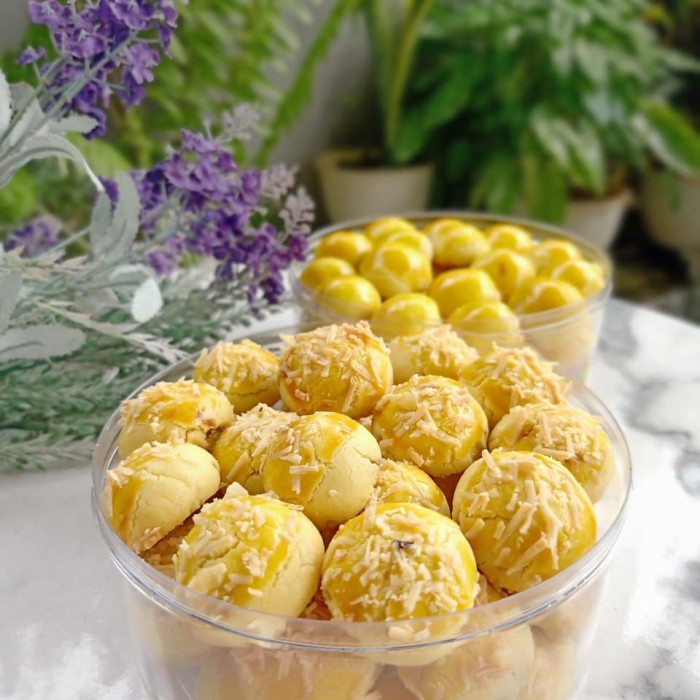 

New! Nastar 500 Gram Isi Selai Nanas Topping Keju Enak Kue Lebaran Natal Idul Fitri