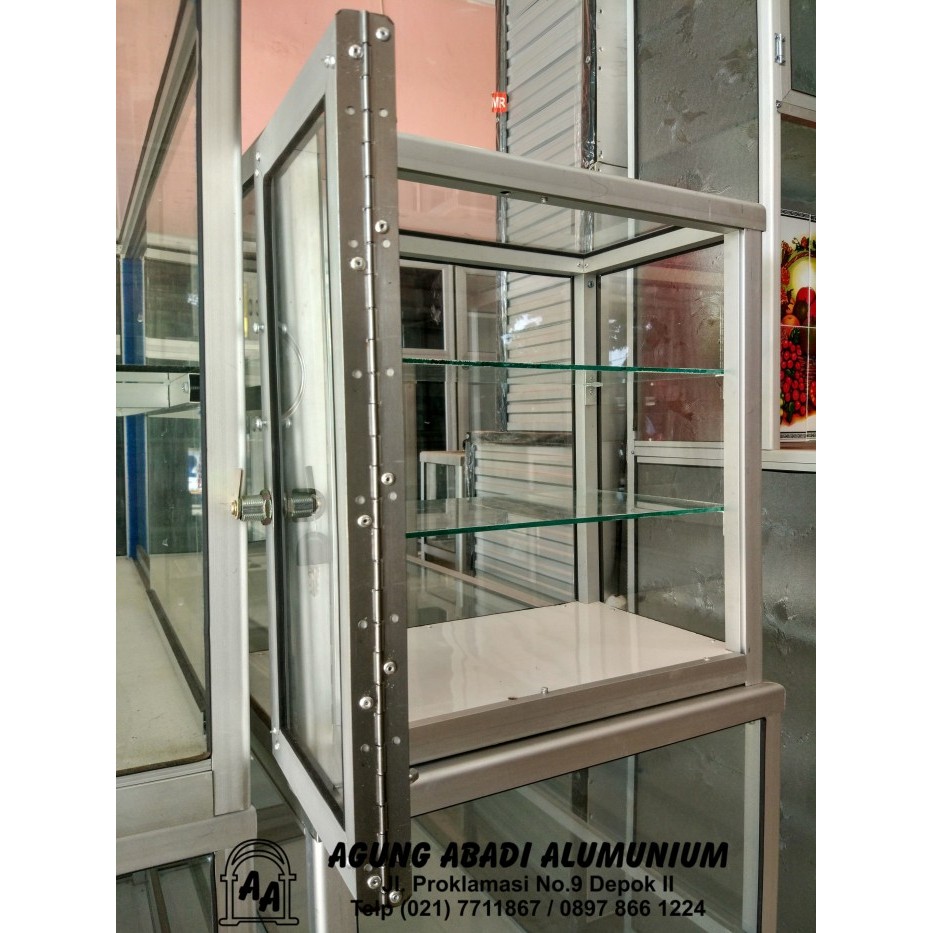 ETALASE KACA KOTAK ROKO