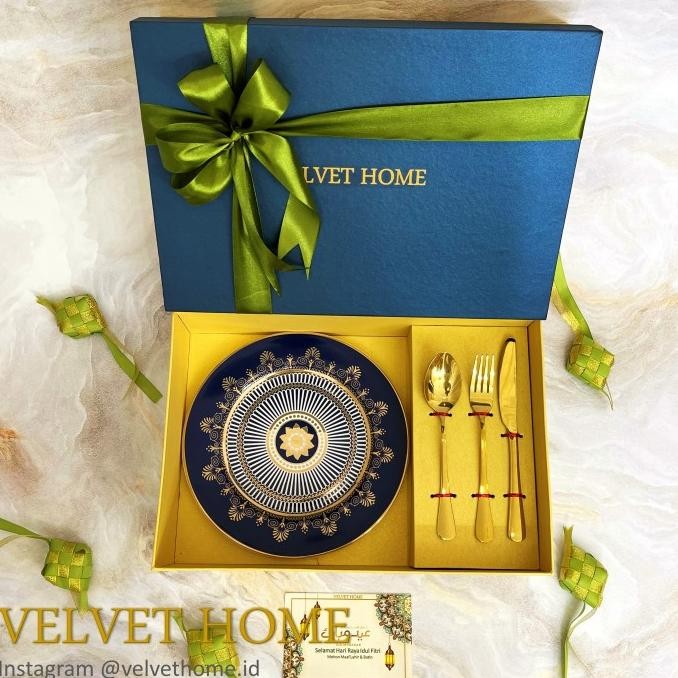 

Best Item!, Set Hampers Piring Makan Hias Cutlery Parcel Natal Idul Fitri Lebaran