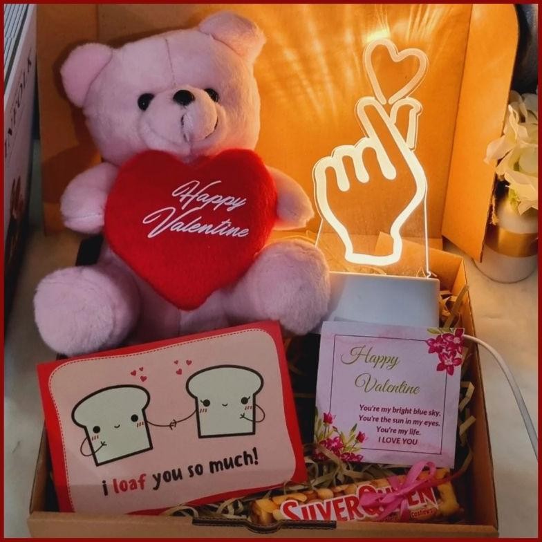 

TERLARIS Hampers Valentine / Kado Valentine Coklat / Buket Bunga Gift Box Oy58