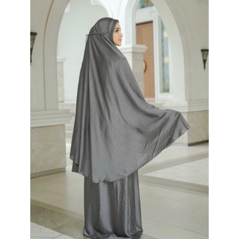 PRAYER ROBE TAPIS BUTTONSCARVES LOOKLIKE ORI MUKENA MONOGRAM B BERKUALITAS