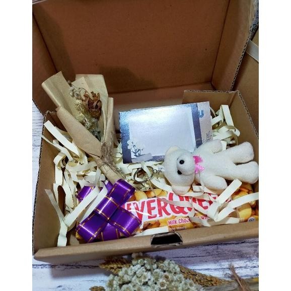 

SALE PAKET COKLAT VALENTIN /HADIAH /KADO PASANGAN/HAMPERS ia-76