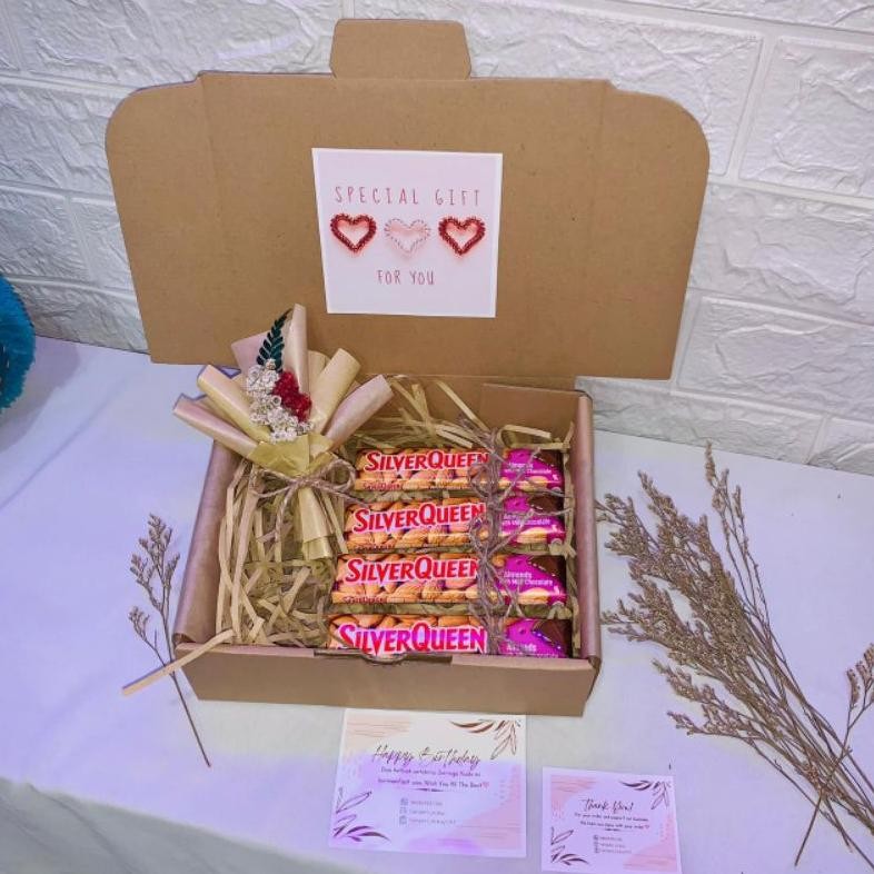 

PROMO Hampers Gift Box Coklat Silverqueen Kado Ulang Tahun / Anniversary / Valentine/ Wisuda / Lebaran jk-54