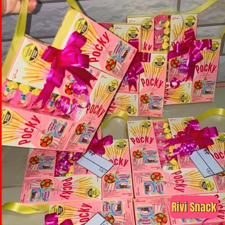 

SALE [PROMO] POCKY STRAWBERRY COKELAT LOVE PITA / HAMPERS POCKY / HARI GURU VANLENTINE KADO BUCKET PARCEL SNACK sd-5