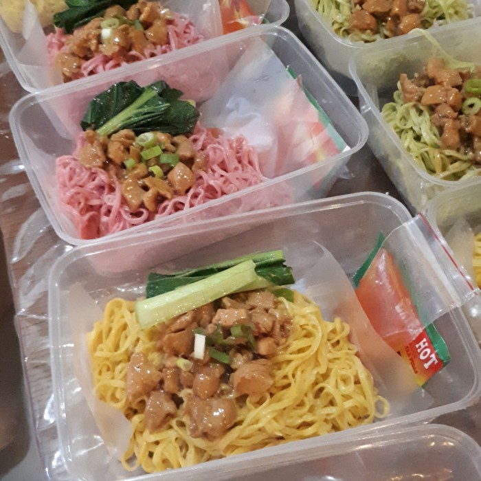 

PROMO MIE / PASTA / Mie Ayam Frozen isi 5 (mie telur pelangi) NON COD