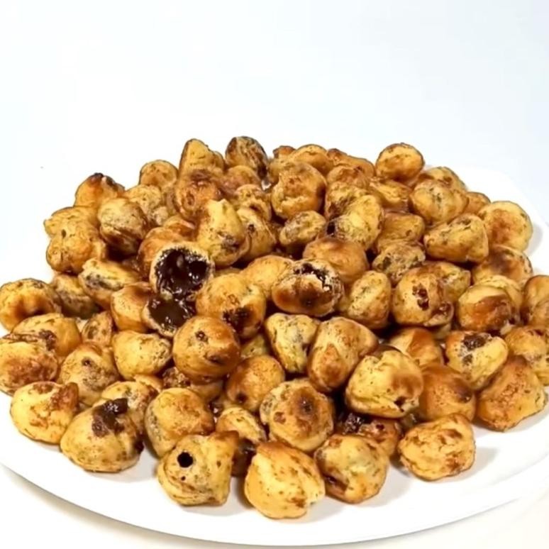 

Kue Sus Coklat 1/2 Kg (500Gr)/ Soes Isi Coklat Lumer / Soes Coklat Kering Diskon