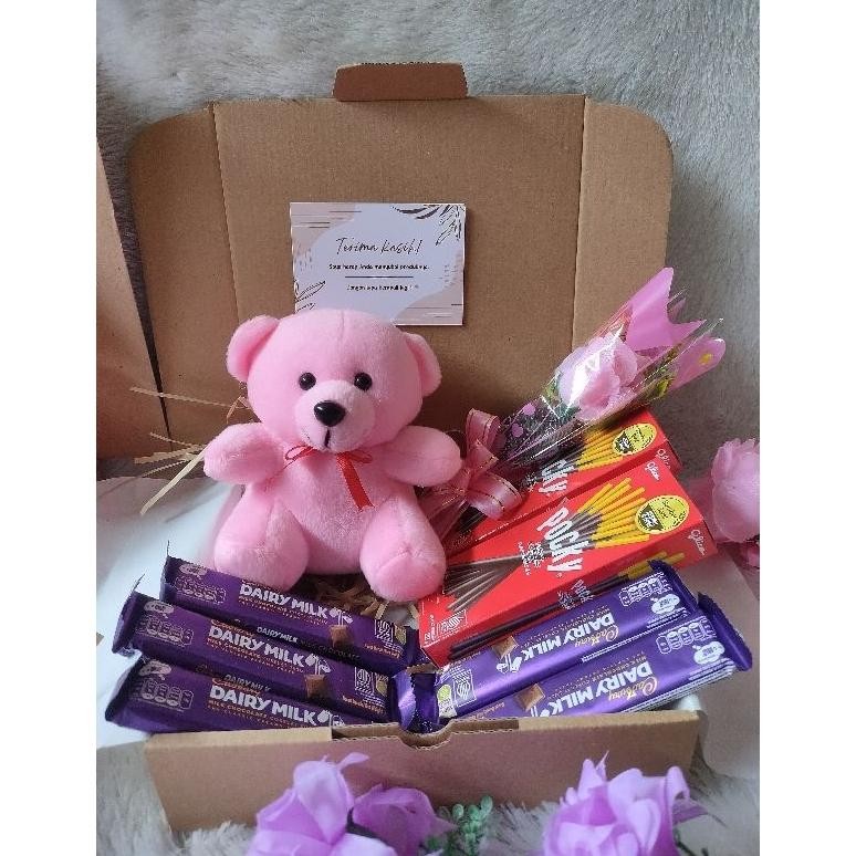 

SPECIAL hampers coklat/gif book hadiah valentine/ ultah /wisuda dll Aza-125