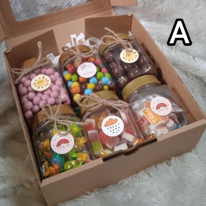 

TERMURAH HAMPERS COKLAT LAGIE BOX KADO ULANG TAHUN VALENTINE LEBARAN GIFT BOX NATAL ANIVERSARY GRADUATION WISUDA bu-100