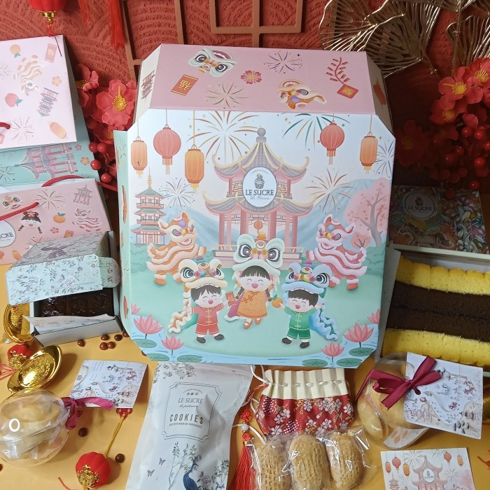

CNY hampers box